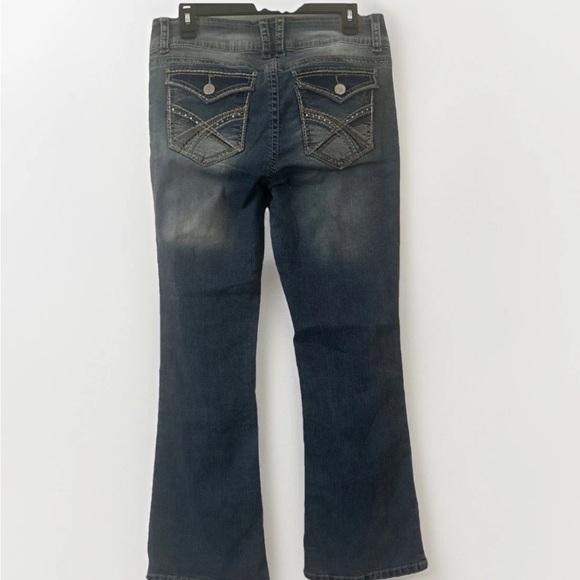 Wallflower Women's Blue Flare Bootcut Mid rise Jeans 11 Short - Picture 2 of 5